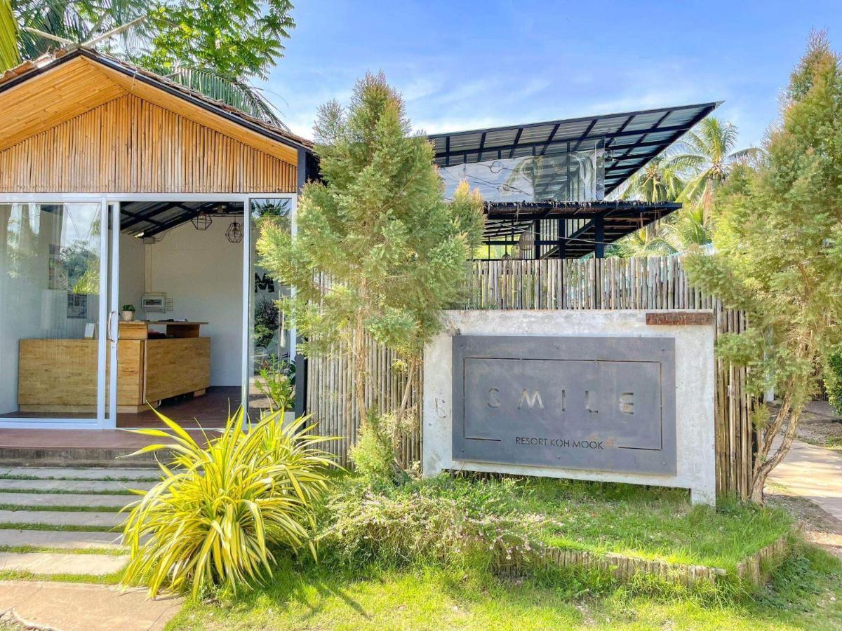 Smile Resort Ko Mook Exterior photo