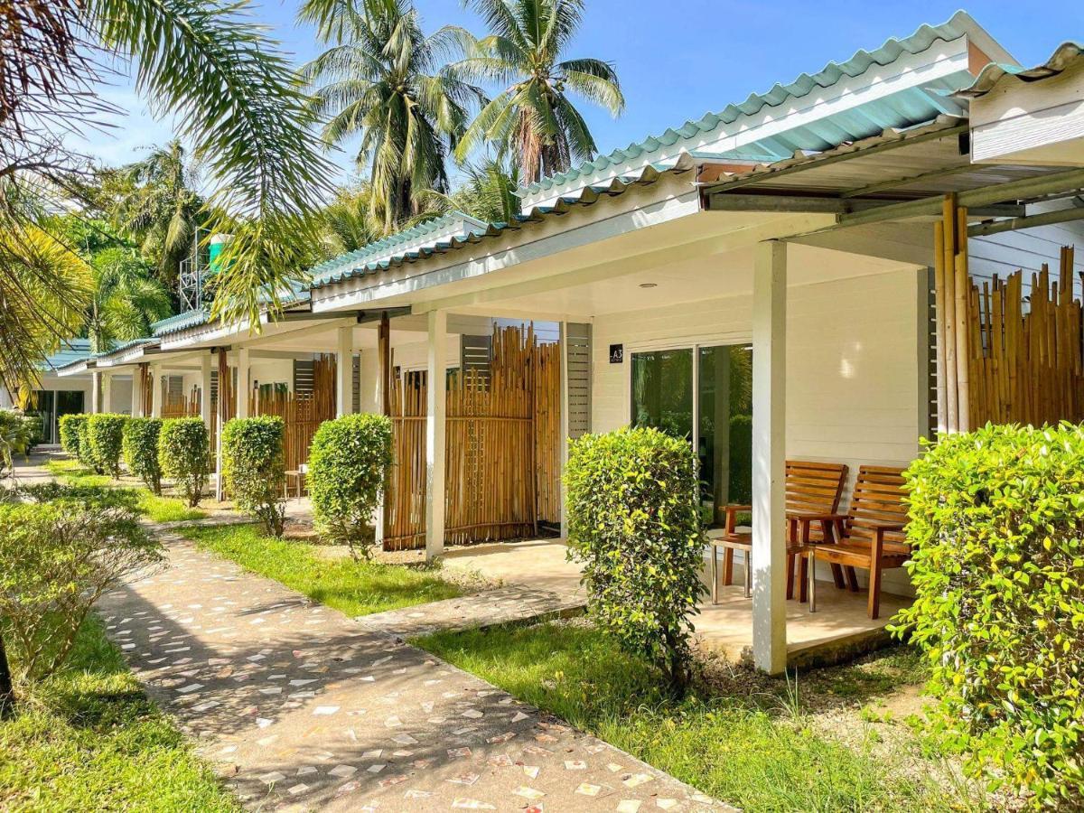 Smile Resort Ko Mook Exterior photo